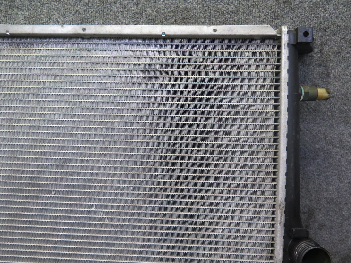 96-99 BMW E36 328iC M52 2.8L Engine Cooling Radiator Behr