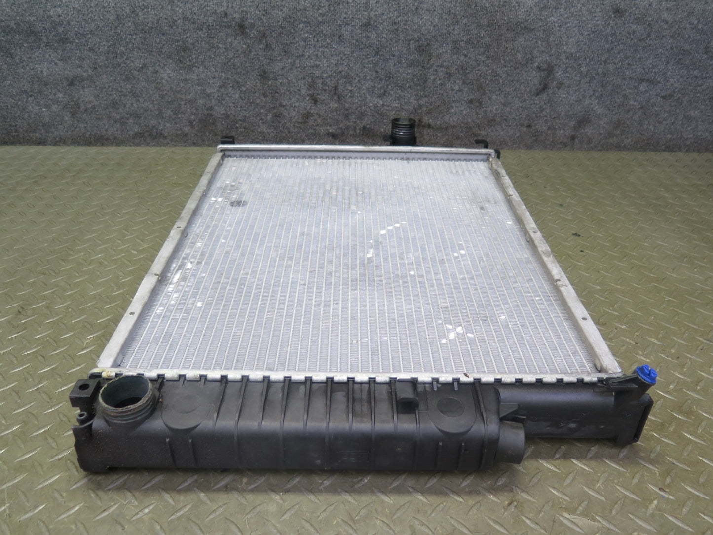 96-99 BMW E36 328iC M52 2.8L Engine Cooling Radiator Behr