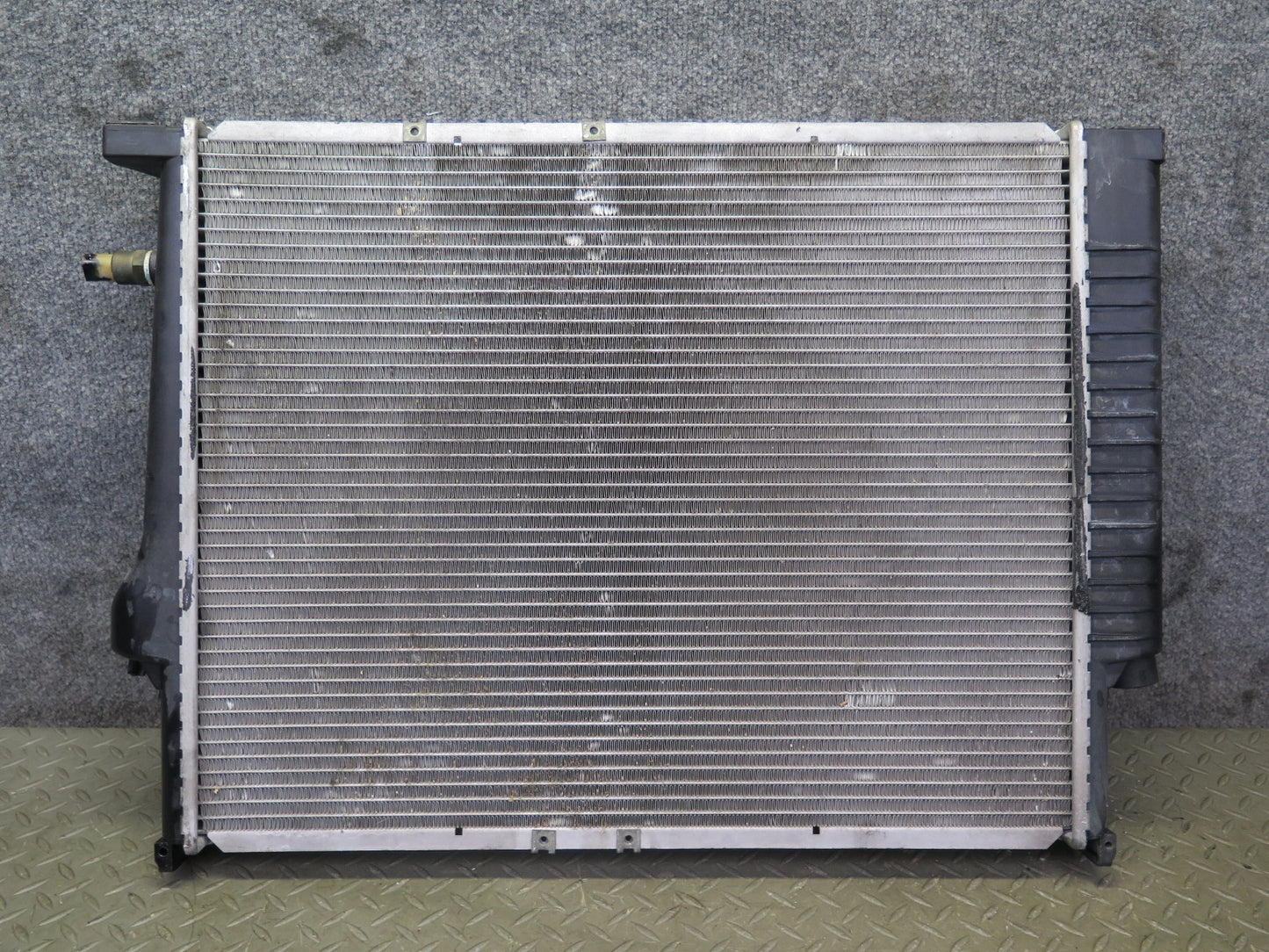 96-99 BMW E36 328iC M52 2.8L Engine Cooling Radiator Behr