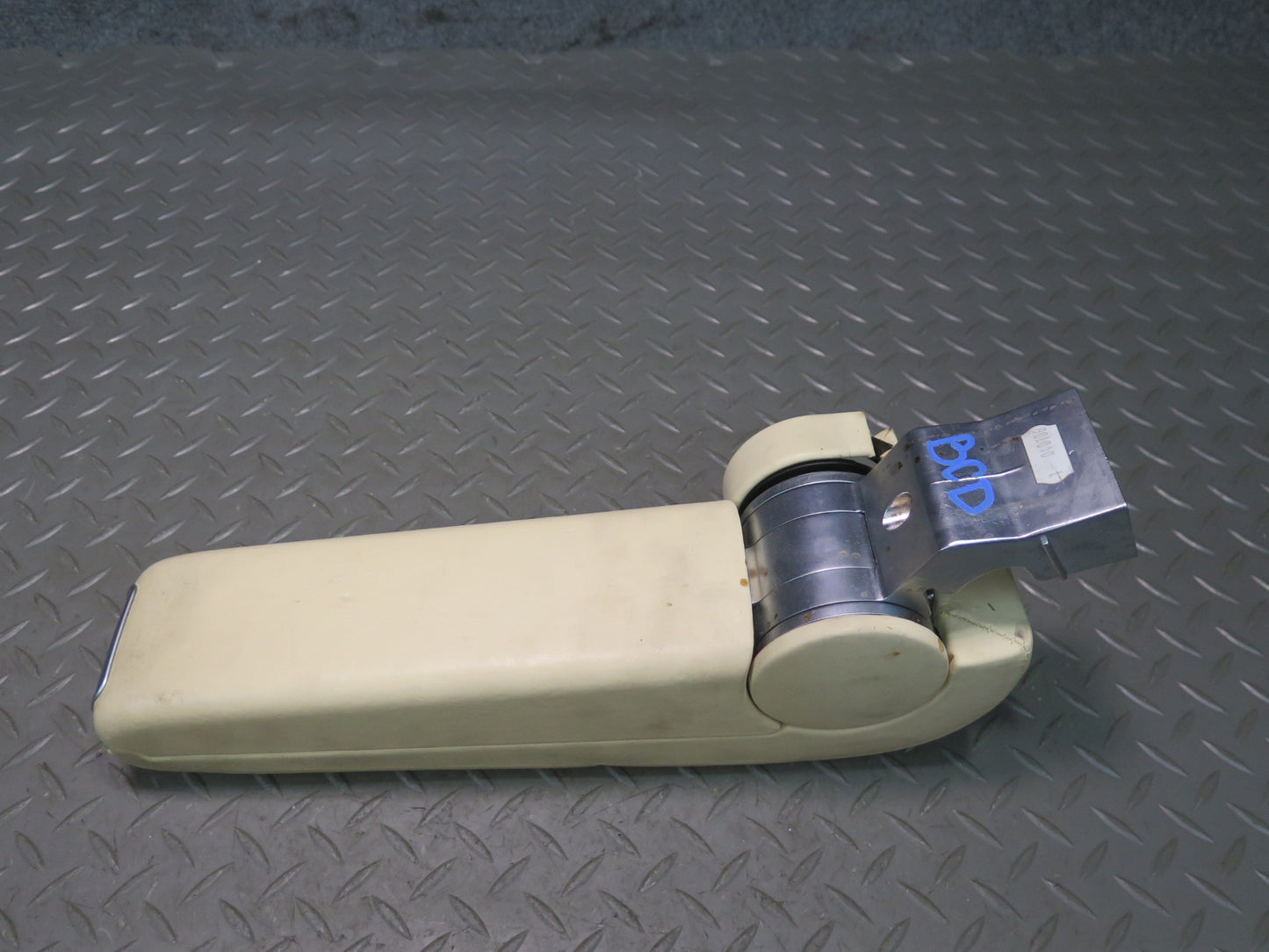 2006-2012 Bentley Flying Spur Front Right & Left Center Console Arm Rest  Set