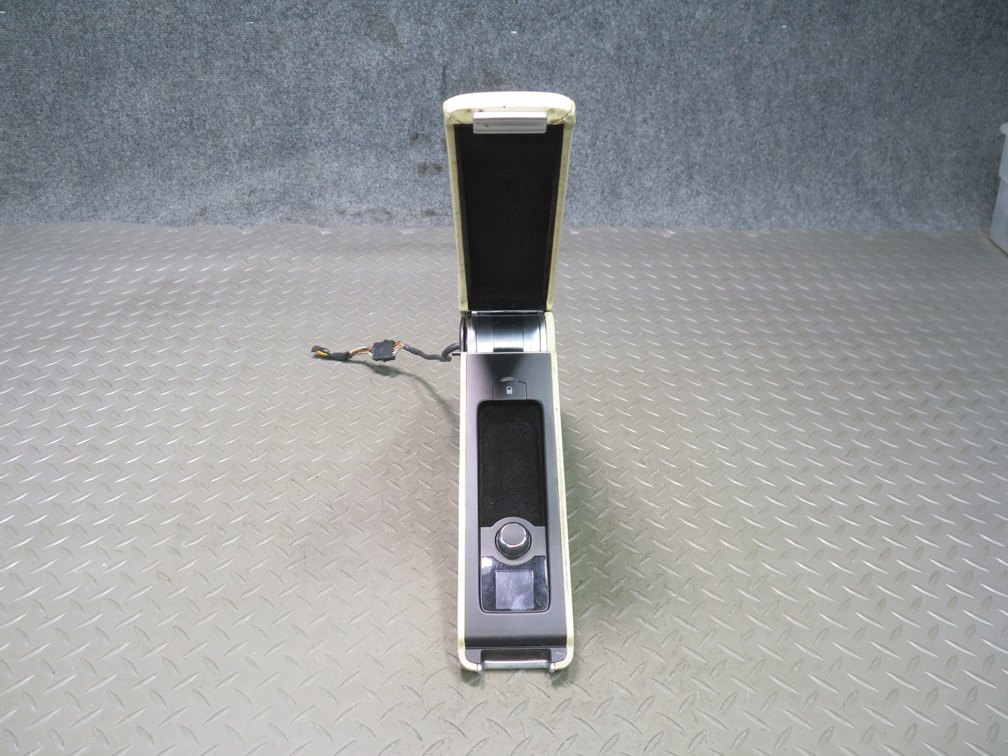 2006-2012 Bentley Flying Spur Front Right & Left Center Console Arm Rest  Set