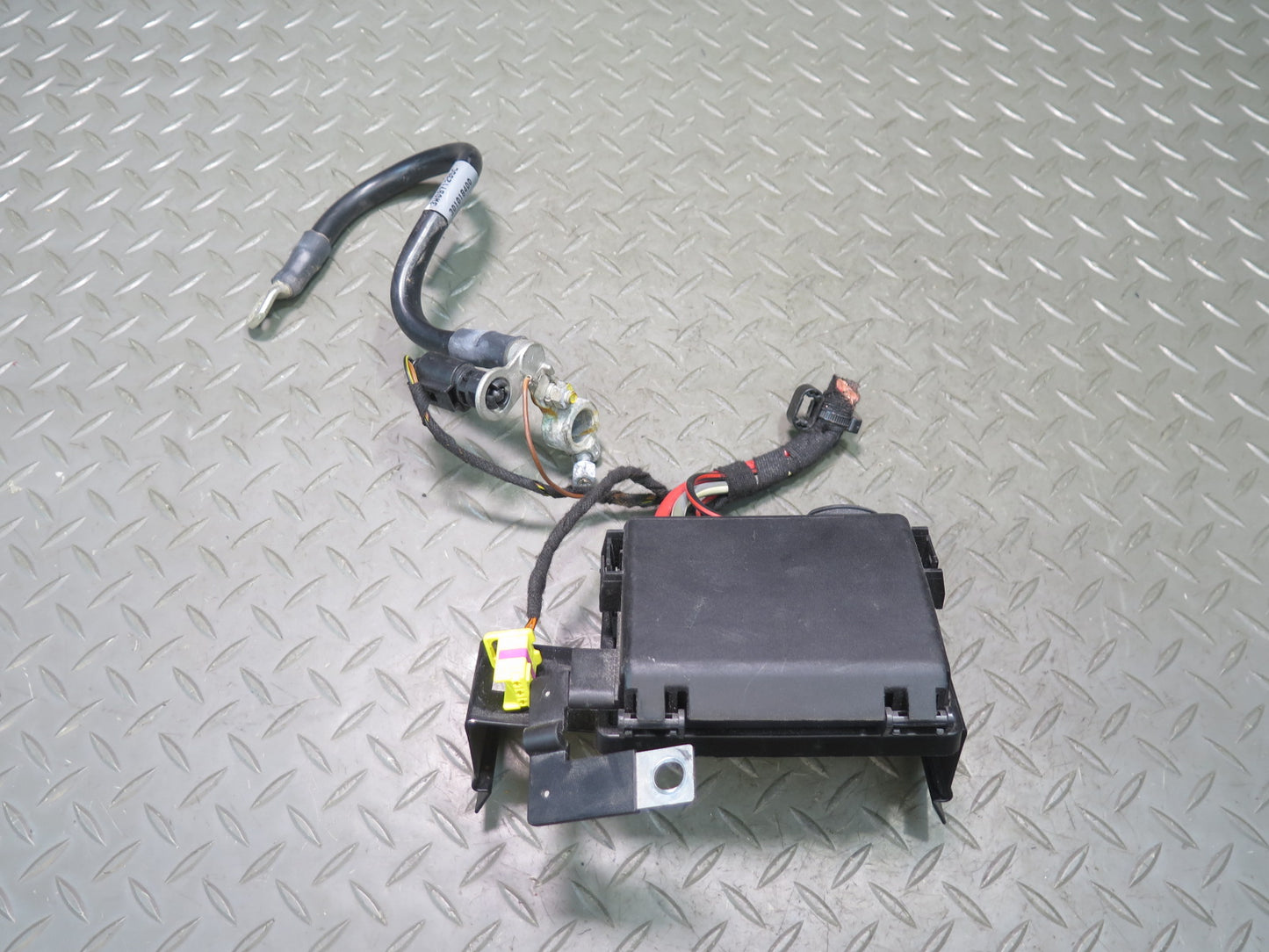 2006-2012 Bentley Flying Spur Battery Fuse Box Control Module W/ Negative Cable