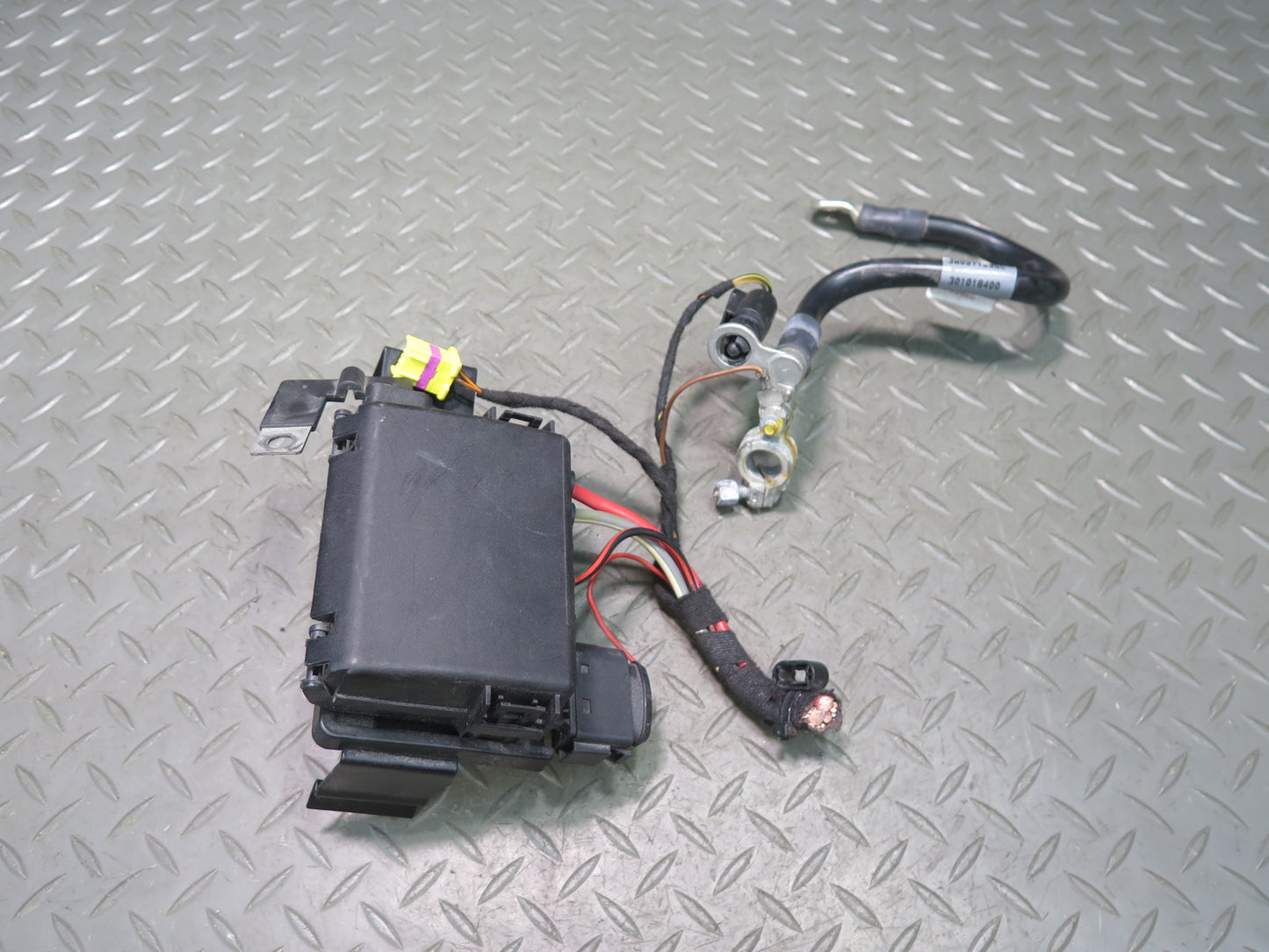 2006-2012 Bentley Flying Spur Battery Fuse Box Control Module W/ Negative Cable