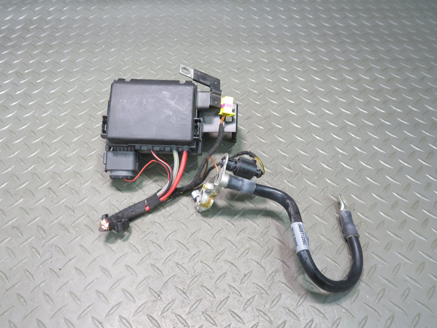 2006-2012 Bentley Flying Spur Battery Fuse Box Control Module W/ Negative Cable