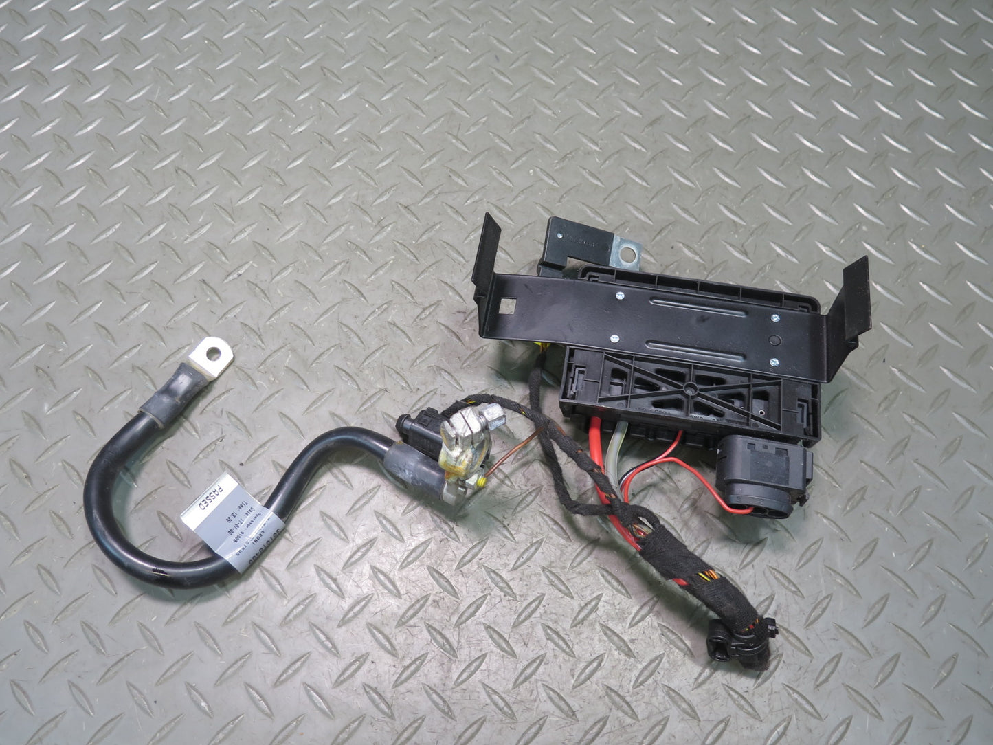 2006-2012 Bentley Flying Spur Battery Fuse Box Control Module W/ Negative Cable