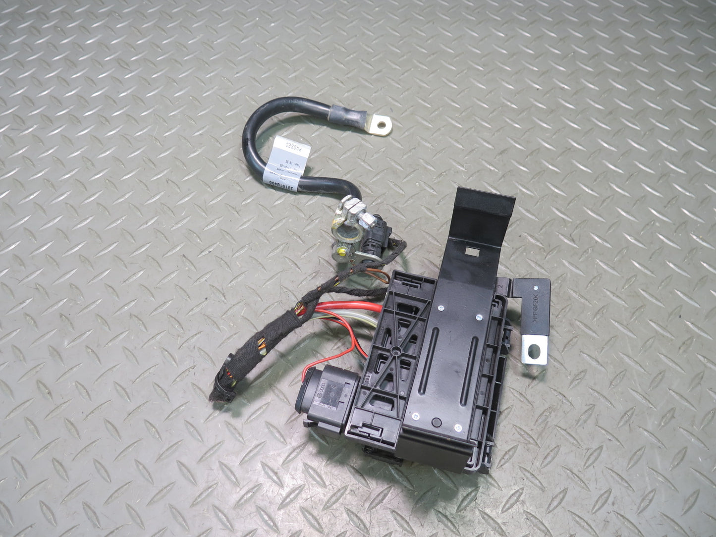 2006-2012 Bentley Flying Spur Battery Fuse Box Control Module W/ Negative Cable