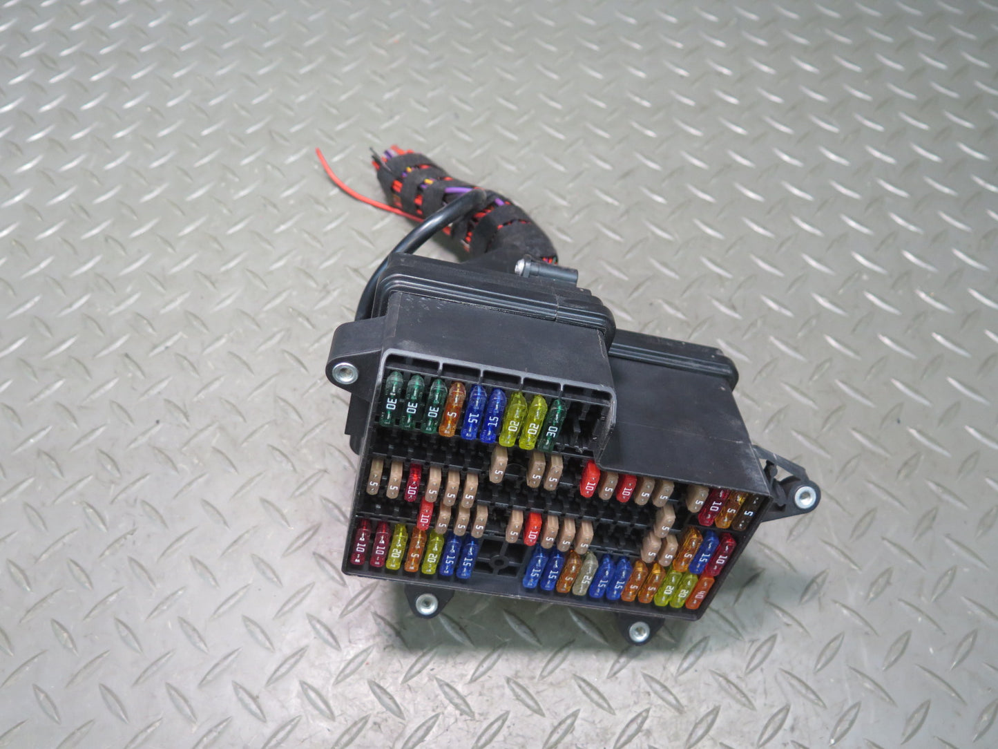 2006-2012 Bentley Flying Spur Under Dash Fuse Box Relay Junction Module Unit