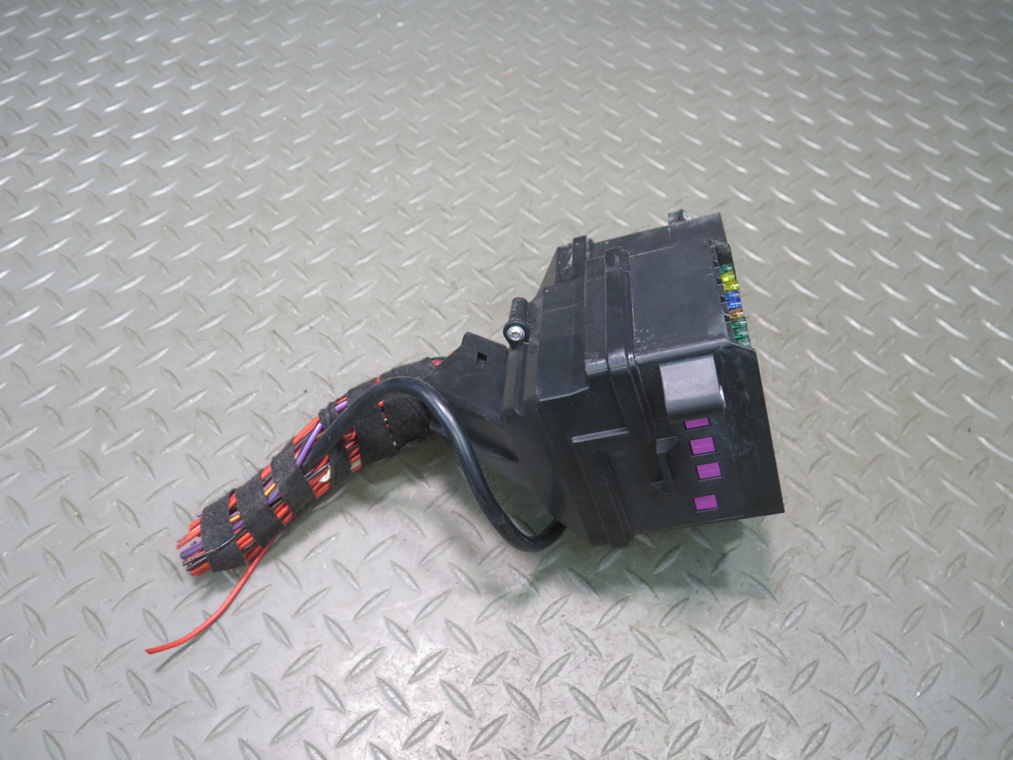 2006-2012 Bentley Flying Spur Under Dash Fuse Box Relay Junction Module Unit