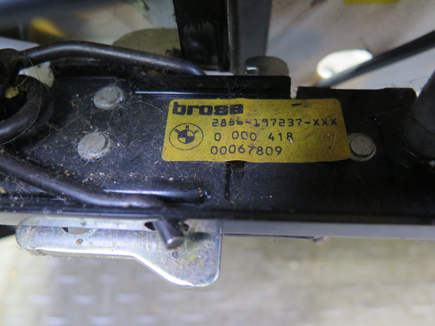 96-98 BMW E36 328i Convertible Front Right Seat Lower Frame Track Rail Motor OEM
