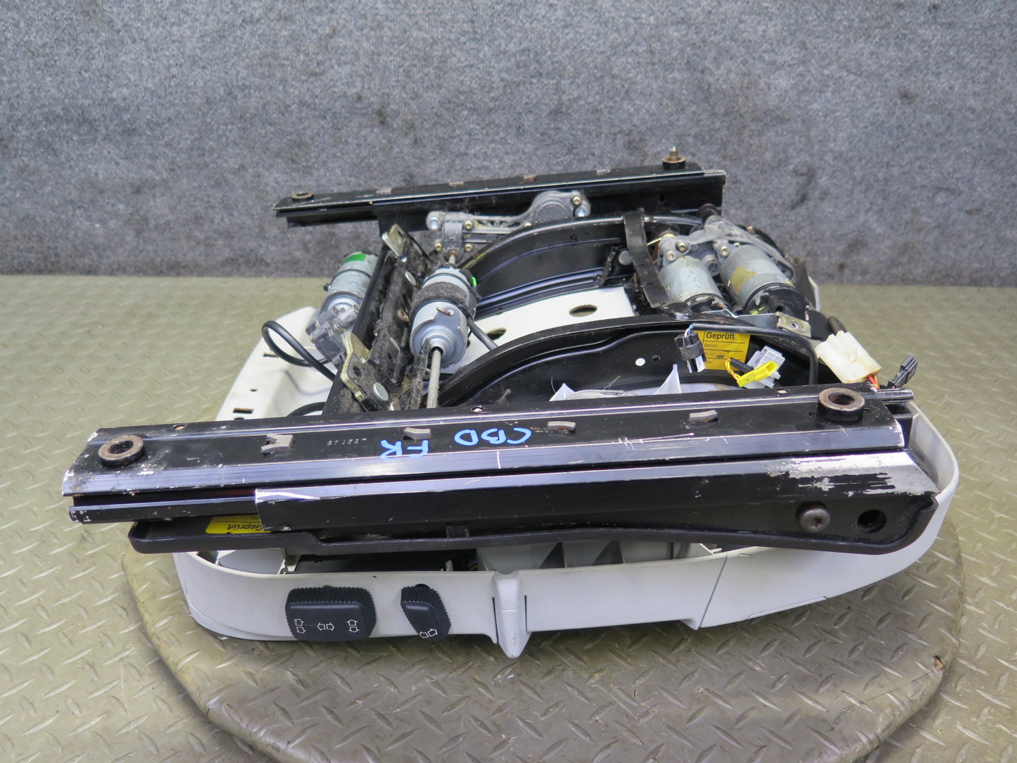 96-98 BMW E36 328i Convertible Front Right Seat Lower Frame Track Rail Motor OEM