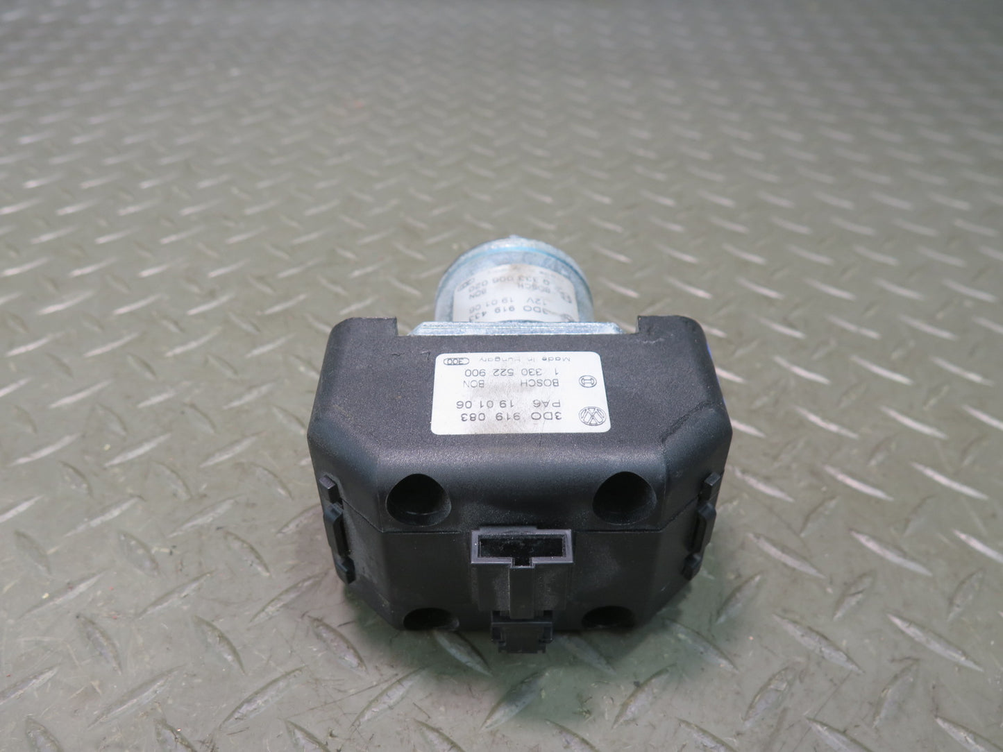 2006-2012 Bentley Continental Flying Spur Rear Battery Discharge Relay Module