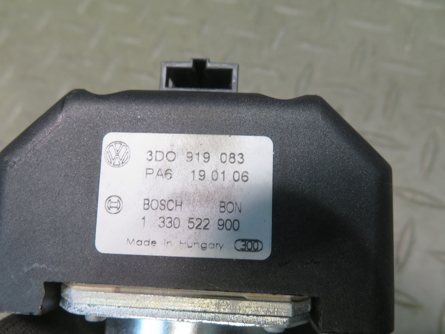 2006-2012 Bentley Continental Flying Spur Rear Battery Discharge Relay Module