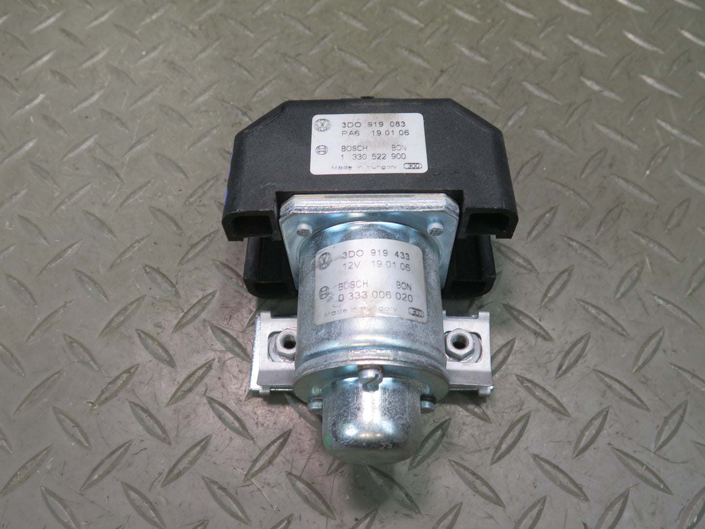 2006-2012 Bentley Continental Flying Spur Rear Battery Discharge Relay Module