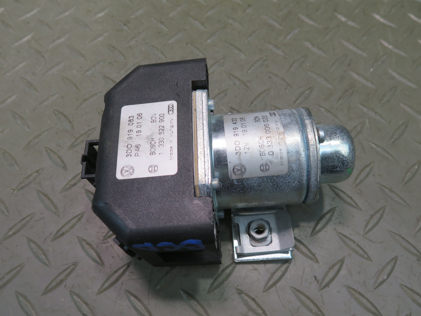 2006-2012 Bentley Continental Flying Spur Rear Battery Discharge Relay Module