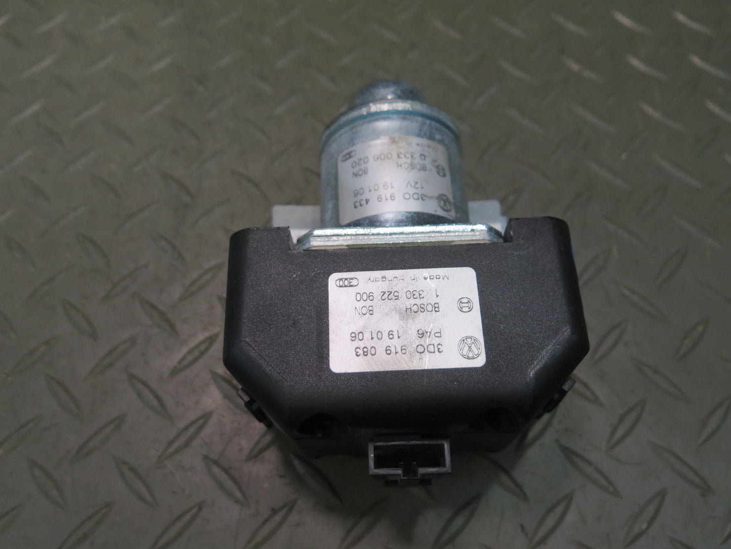 2006-2012 Bentley Continental Flying Spur Rear Battery Discharge Relay Module