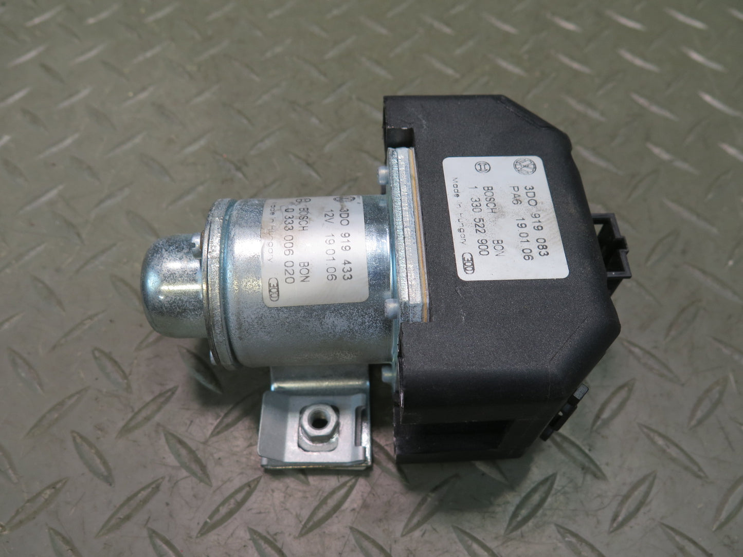 2006-2012 Bentley Continental Flying Spur Rear Battery Discharge Relay Module