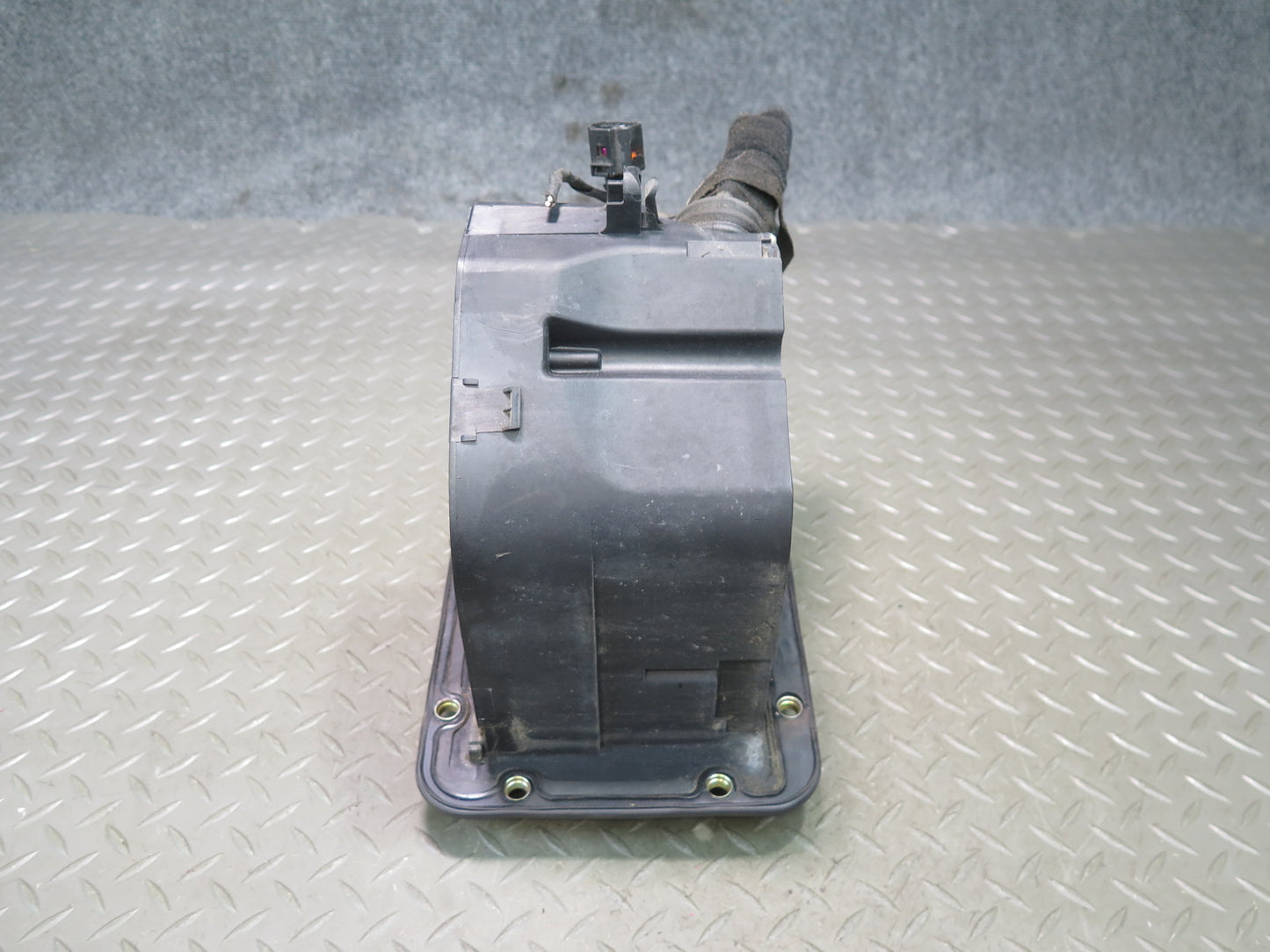 2006-2012 Bentley Flying Spur Engine Bay Fuse Box Relay Junction Module Unit
