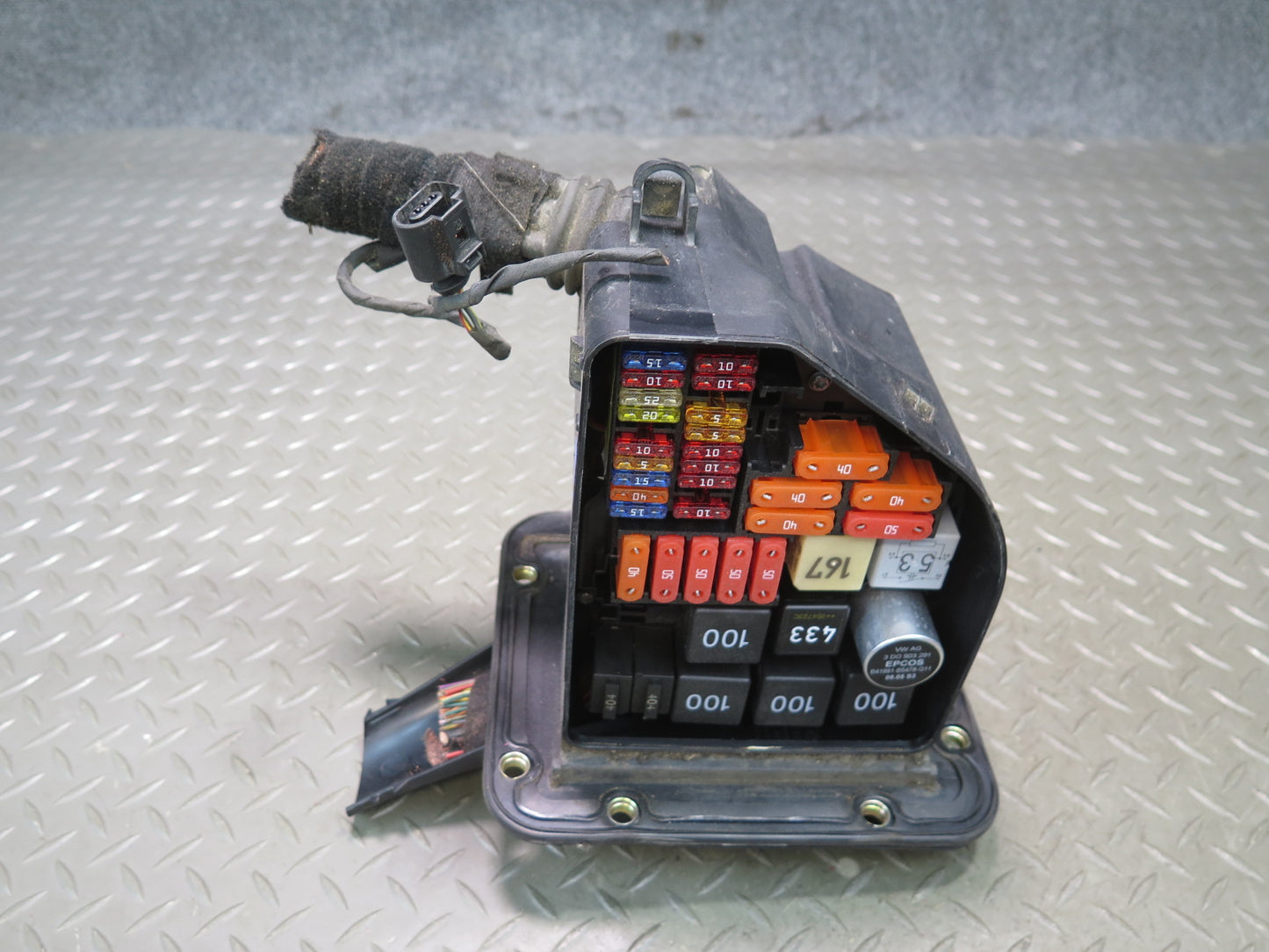 2006-2012 Bentley Flying Spur Engine Bay Fuse Box Relay Junction Module Unit