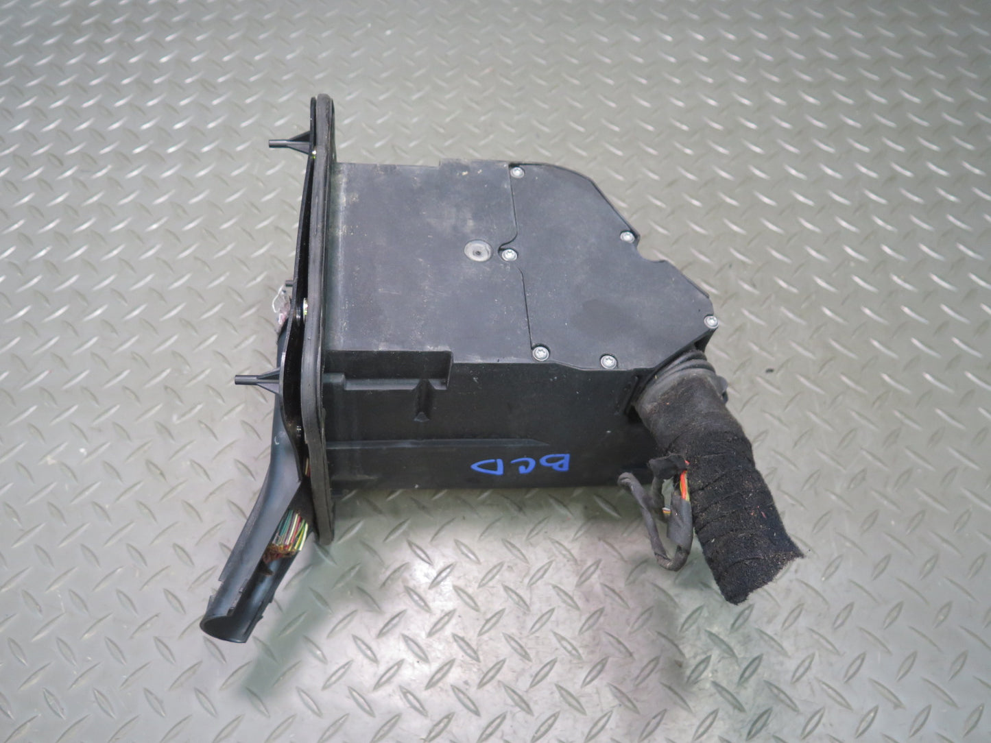 2006-2012 Bentley Flying Spur Engine Bay Fuse Box Relay Junction Module Unit