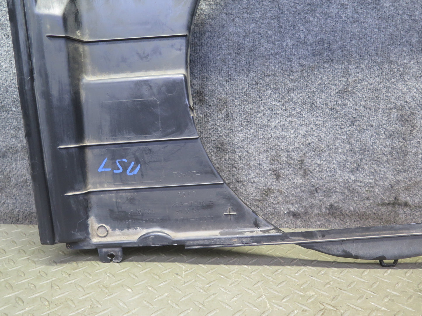 95-00 Lexus UCF20L LS400 Engine Cooling Radiator Fan Shroud 16711-50050 OEM