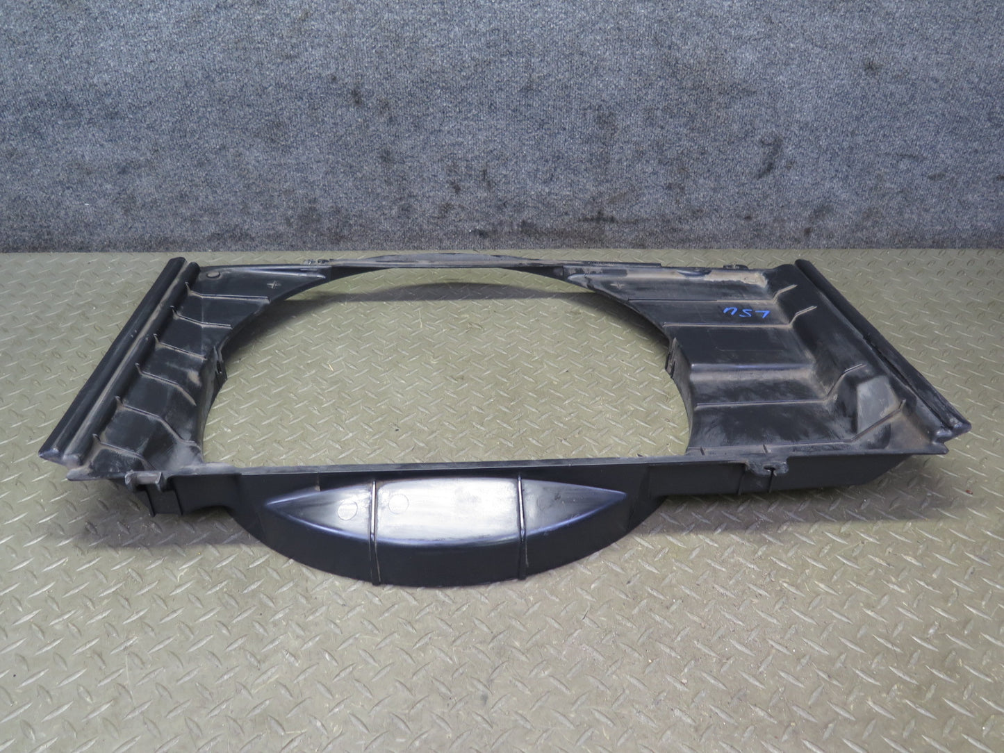 95-00 Lexus UCF20L LS400 Engine Cooling Radiator Fan Shroud 16711-50050 OEM