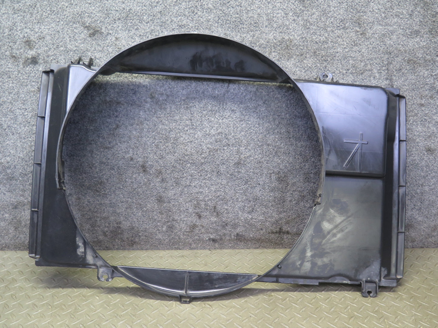95-00 Lexus UCF20L LS400 Engine Cooling Radiator Fan Shroud 16711-50050 OEM