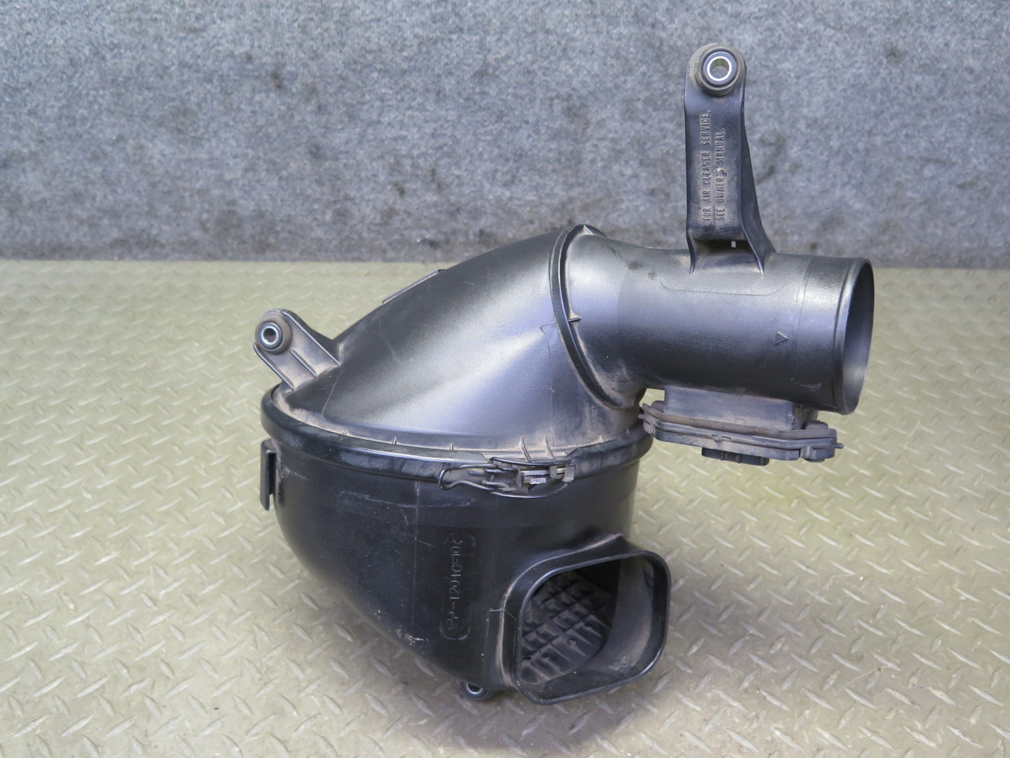 98-00 Lexus UCF20L LS400 Air Intake Cleaner Filter Box w MAF Sensor Assy OEM