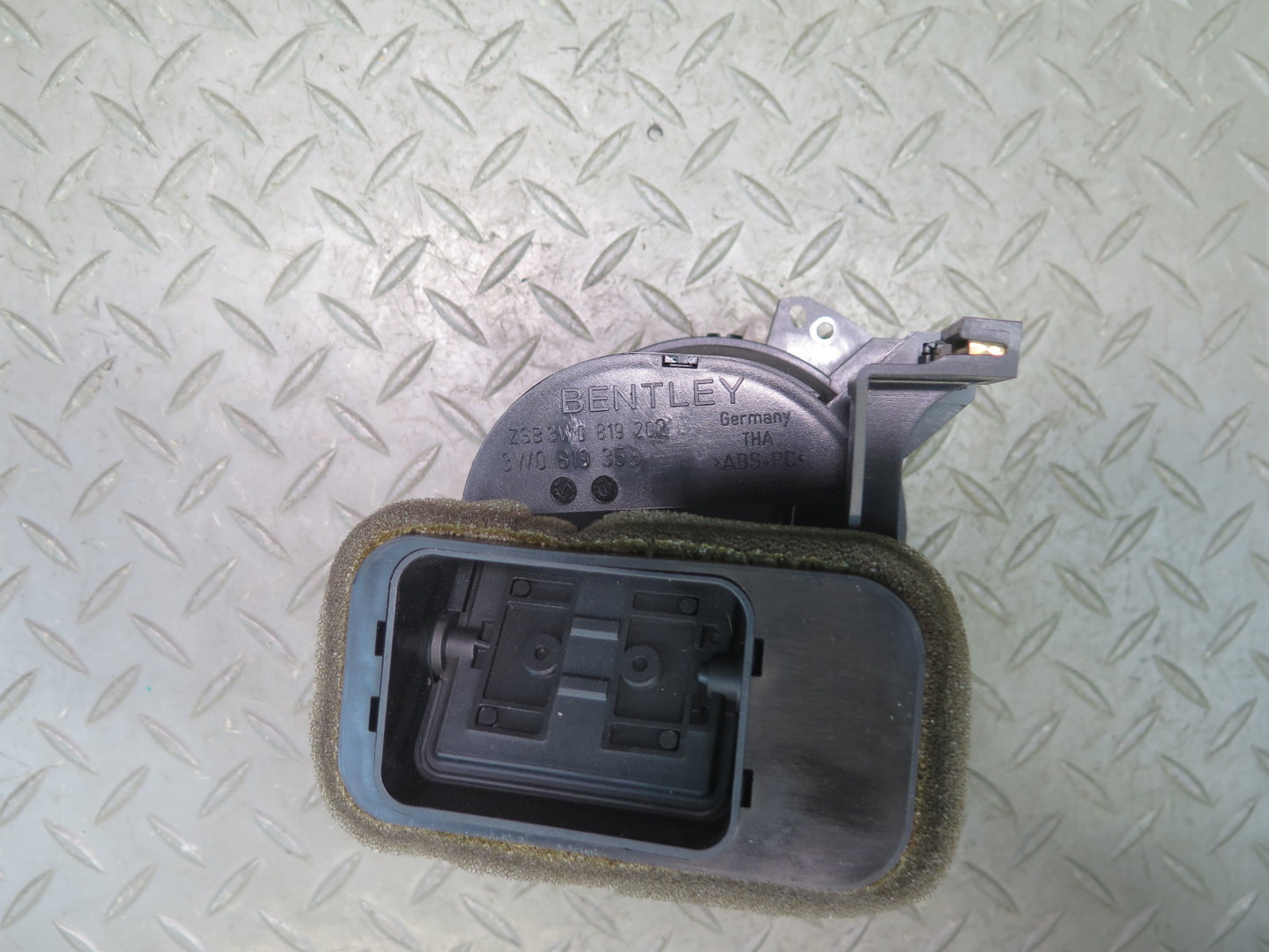 2006-2012 Bentley Flying Spur Dash A/C Air Vent Grill Left Center Right Side Set