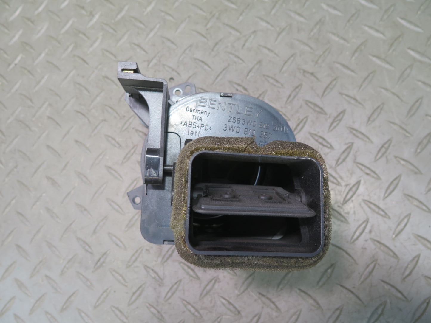 2006-2012 Bentley Flying Spur Dash A/C Air Vent Grill Left Center Right Side Set