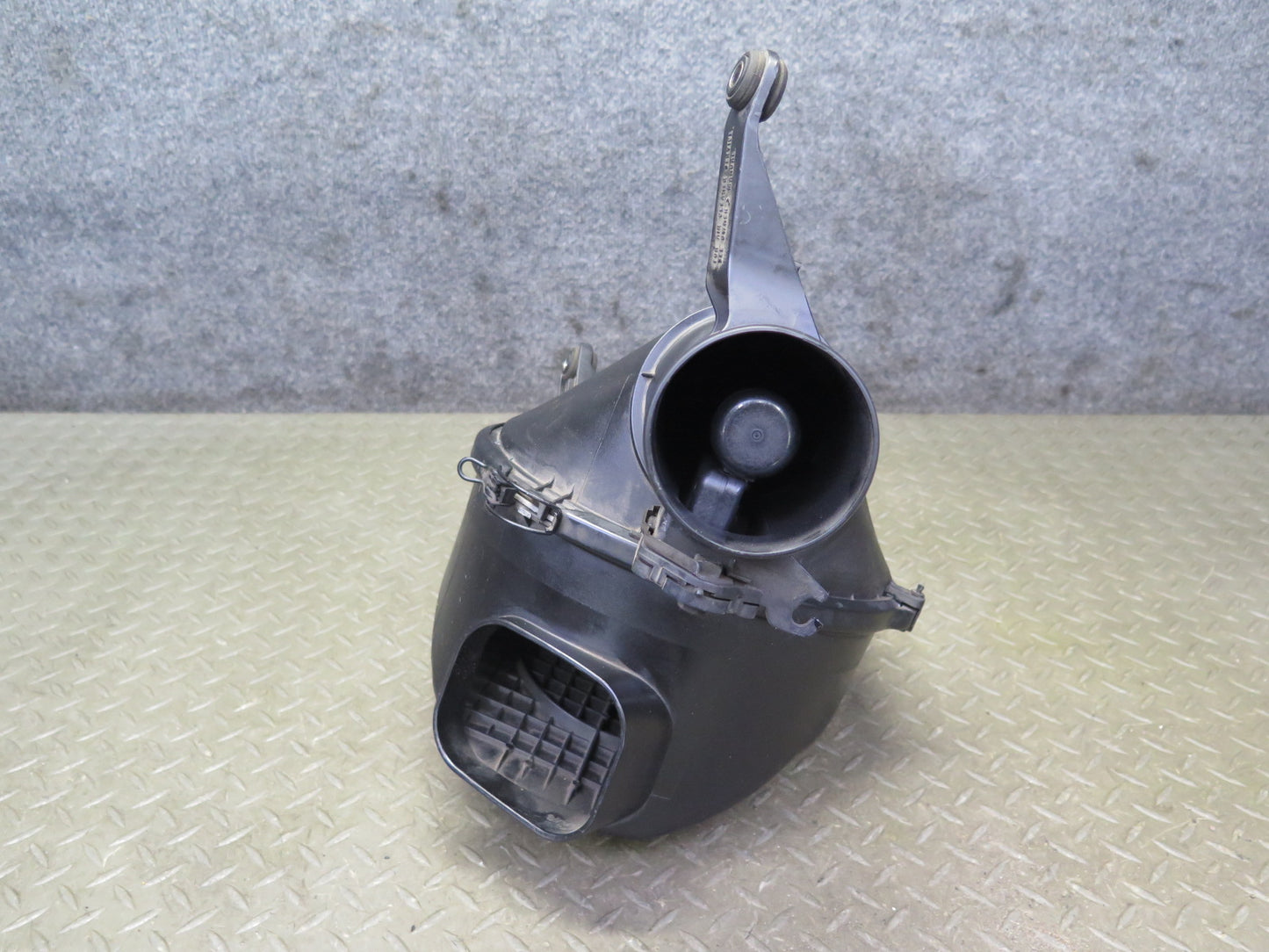 98-00 Lexus UCF20L LS400 Air Intake Cleaner Filter Box w MAF Sensor Assy OEM