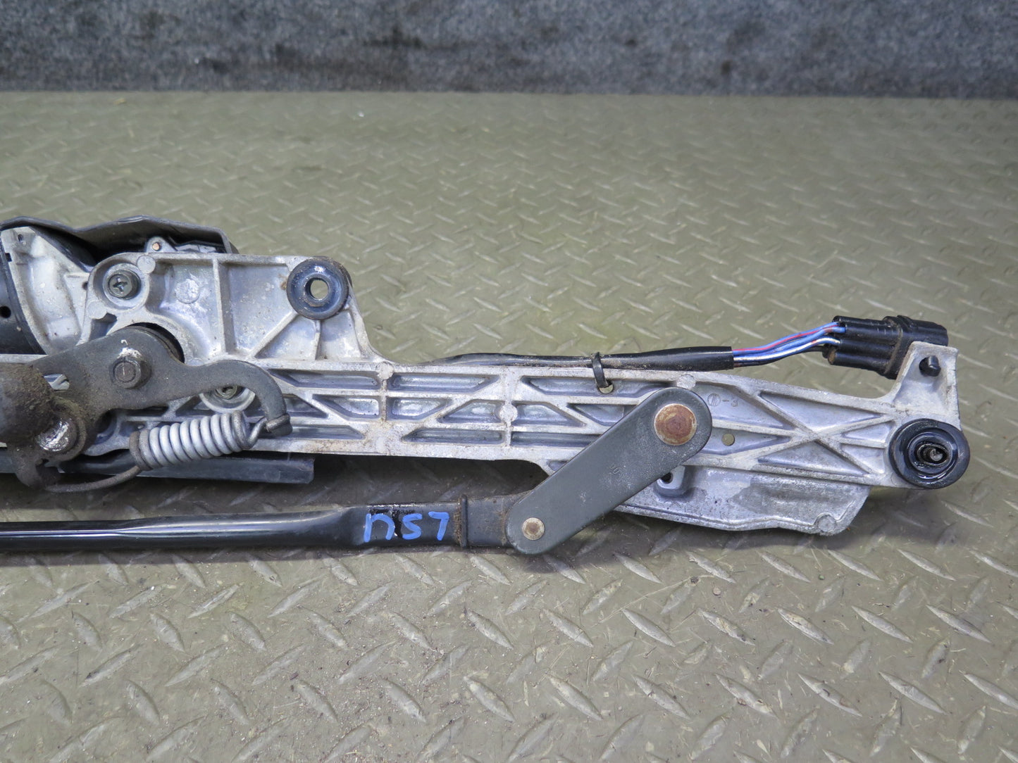 95-00 Lexus UCF20L LS400 Windshield Wiper Transmission Linkage w Motor OEM