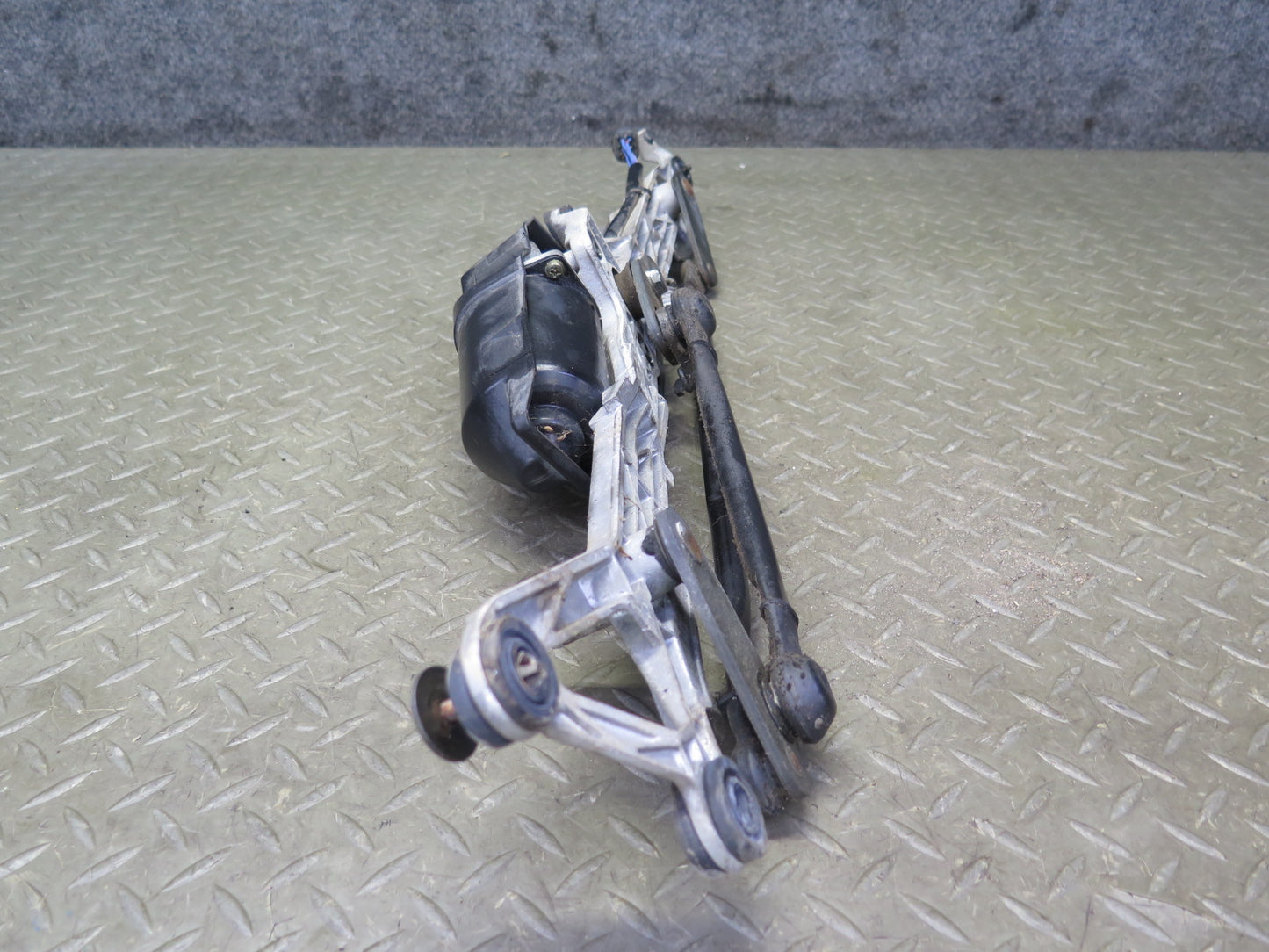 95-00 Lexus UCF20L LS400 Windshield Wiper Transmission Linkage w Motor OEM