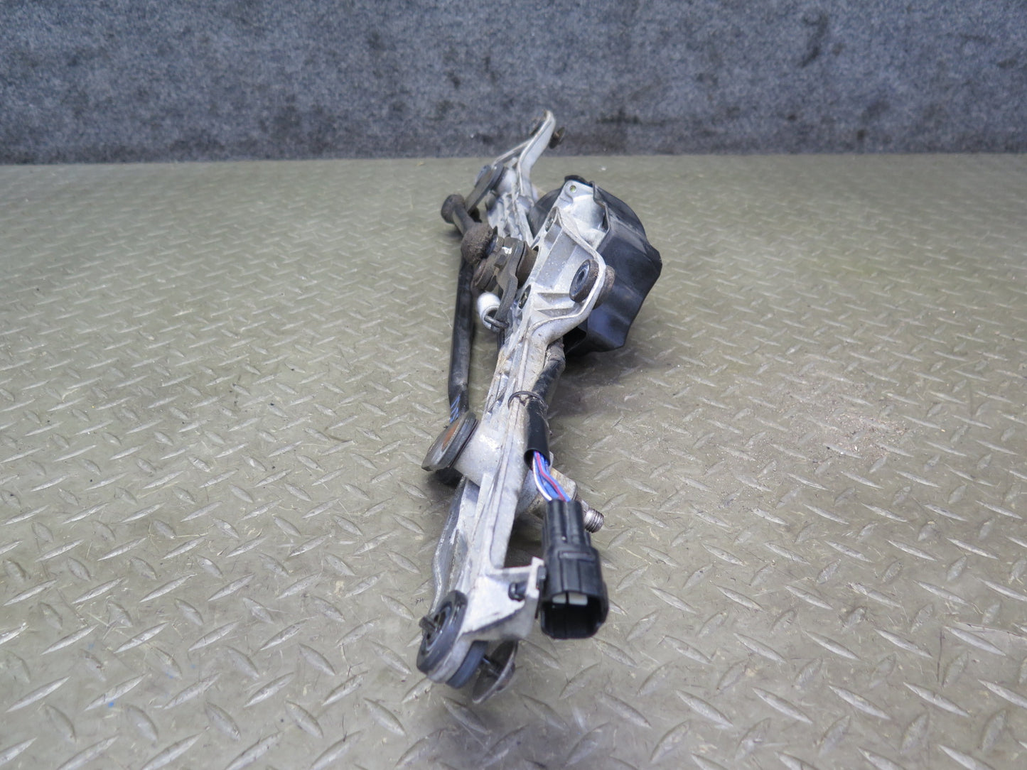 95-00 Lexus UCF20L LS400 Windshield Wiper Transmission Linkage w Motor OEM