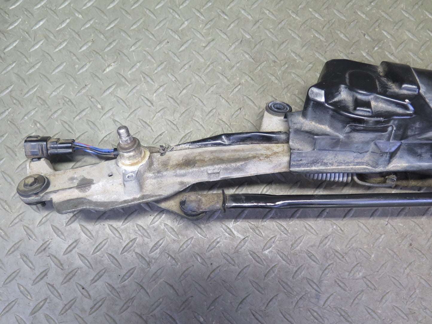 95-00 Lexus UCF20L LS400 Windshield Wiper Transmission Linkage w Motor OEM