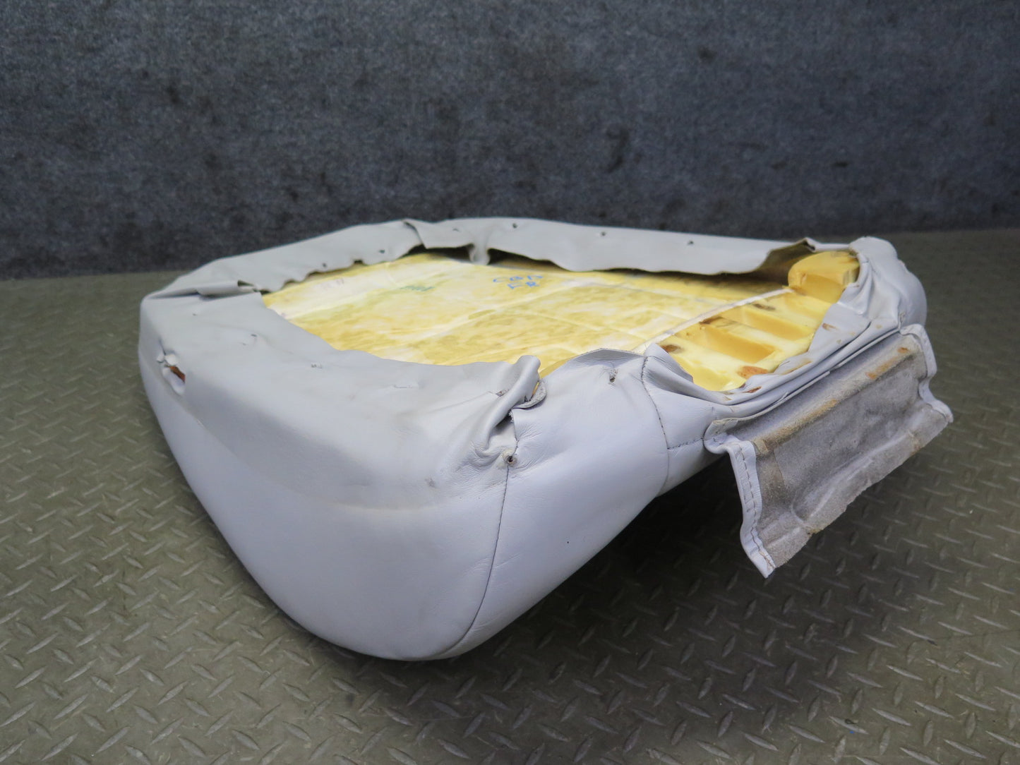 96-99 BMW E36 325iC 328iC Convertible Front Right Seat Upper Leather Cushion OEM
