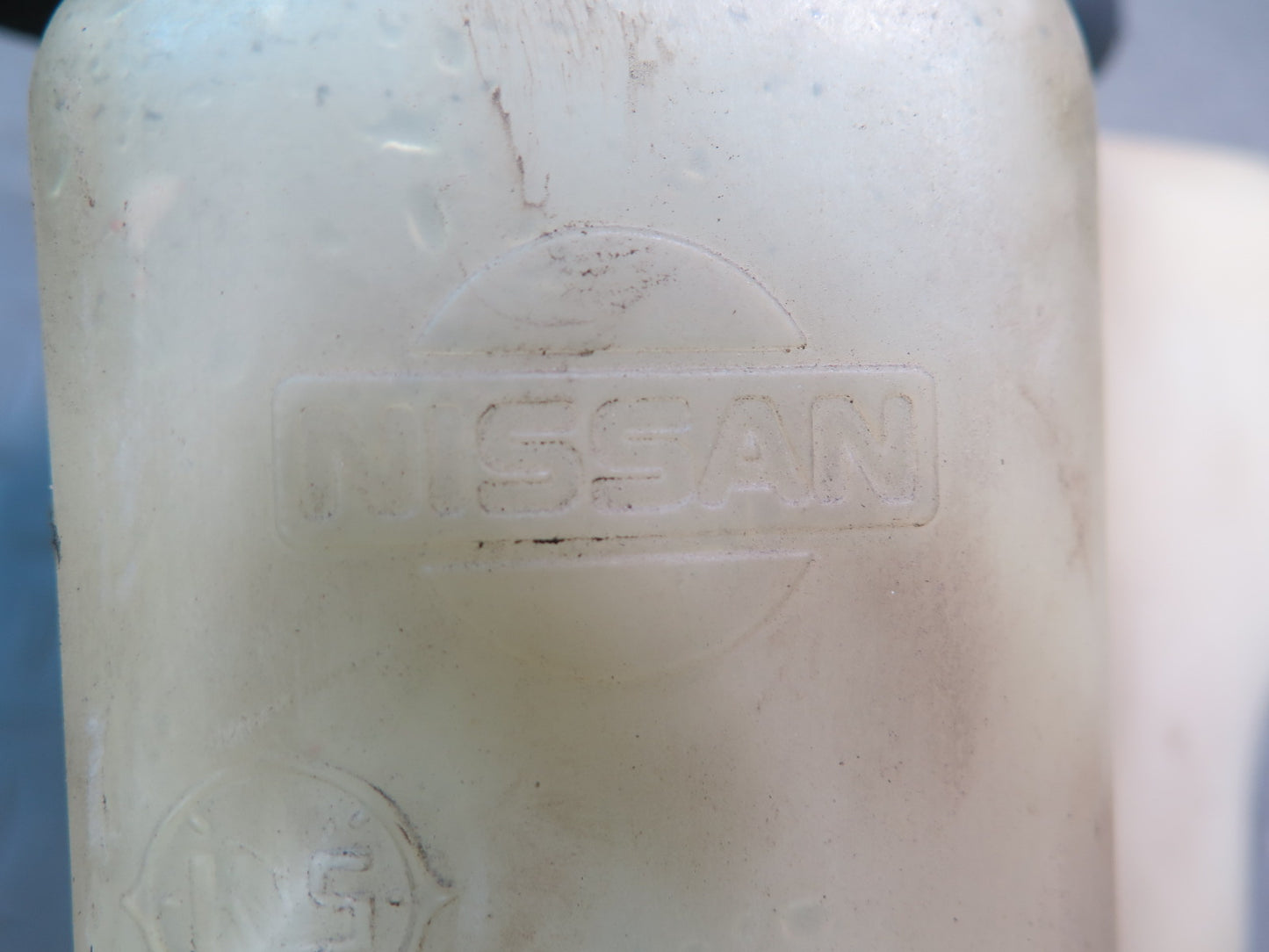 84-86 Nissan Z31 300ZX Windshield Washer Fluid Reservoir Tank w Pumpoem