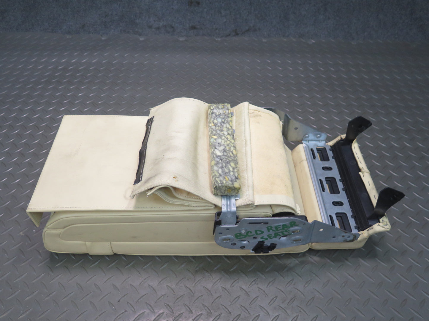2006-2012 Bentley Flying Spur Rear Center Upper Seat Backrest Cushion Armrest