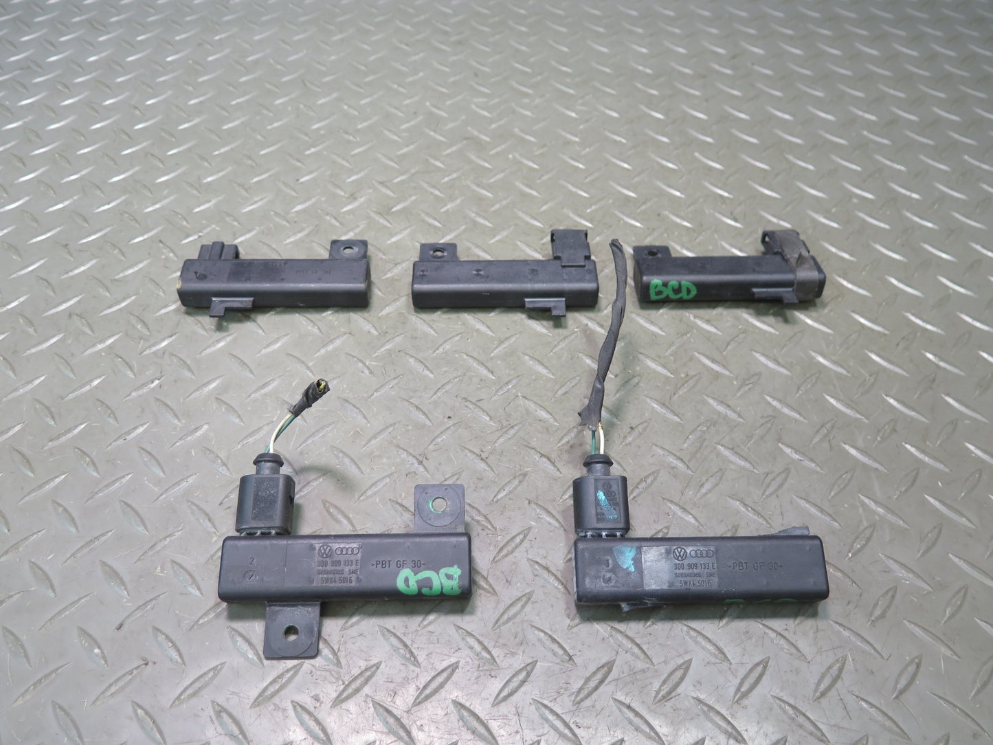 2006-2012 Bentley Flying Spur Keyless GO Control Module Antenna Sensor Set