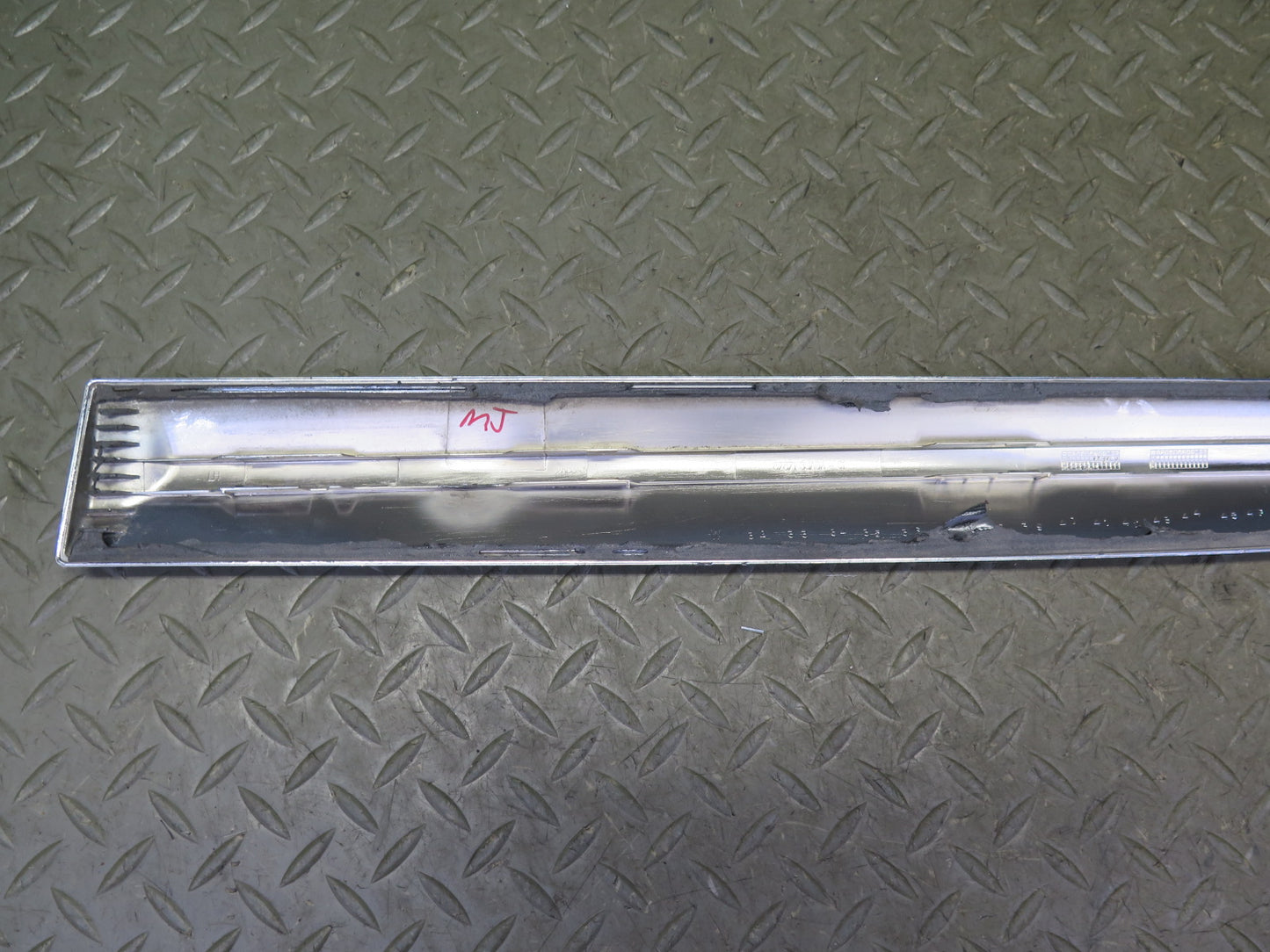 2014-2020 Infiniti QX60 Rear Left Door Chrome Lower Trim Molding 82871-3JA0A