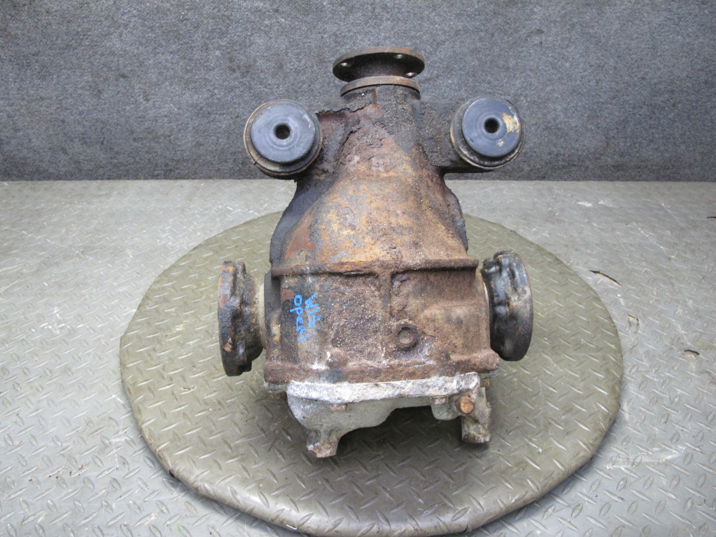 01-05 Lexus IS300 RWD M96 A/T Rear Differential Carrier 3.91 Ratio 78k Miles