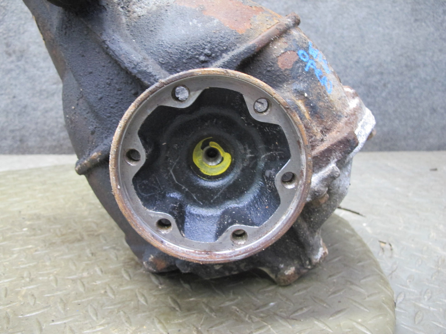 01-05 Lexus IS300 RWD M96 A/T Rear Differential Carrier 3.91 Ratio 78k Miles