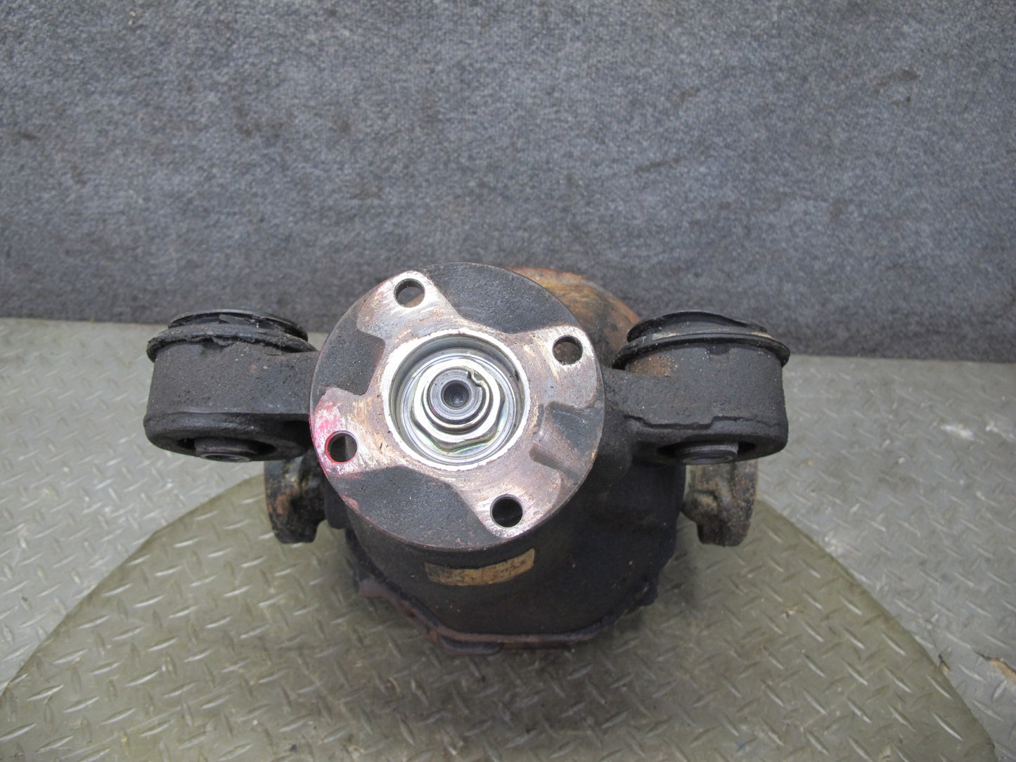 01-05 Lexus IS300 RWD M96 A/T Rear Differential Carrier 3.91 Ratio 78k Miles