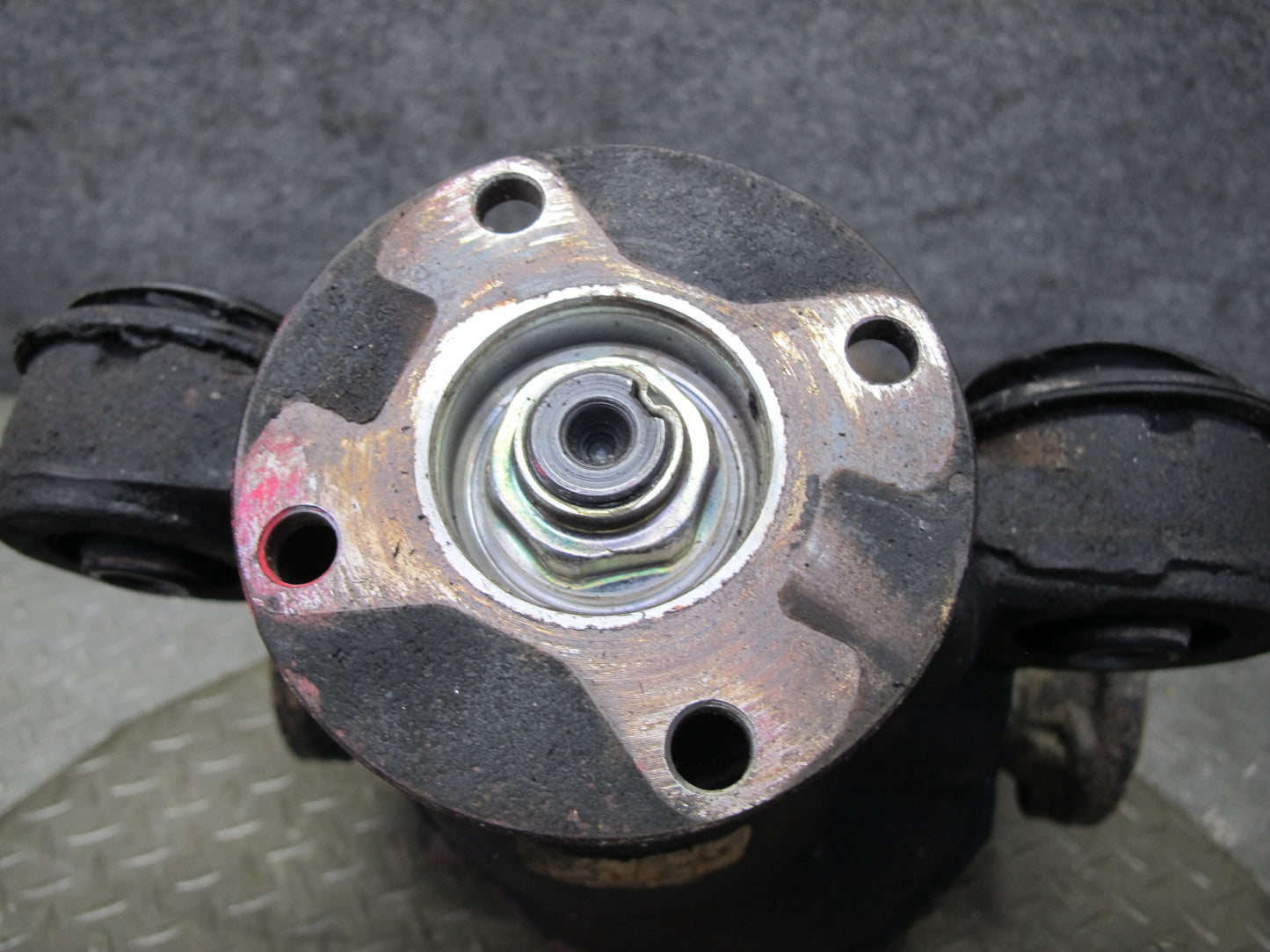 01-05 Lexus IS300 RWD M96 A/T Rear Differential Carrier 3.91 Ratio 78k Miles