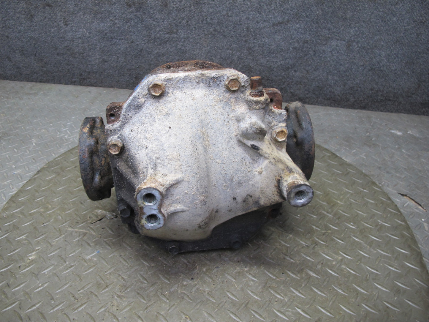 01-05 Lexus IS300 RWD M96 A/T Rear Differential Carrier 3.91 Ratio 78k Miles