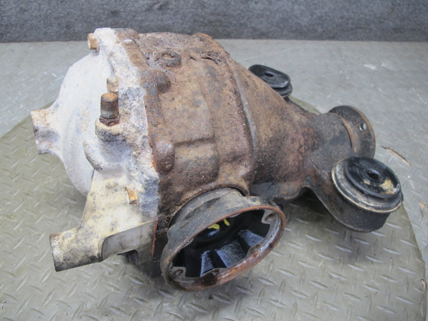 01-05 Lexus IS300 RWD M96 A/T Rear Differential Carrier 3.91 Ratio 78k Miles