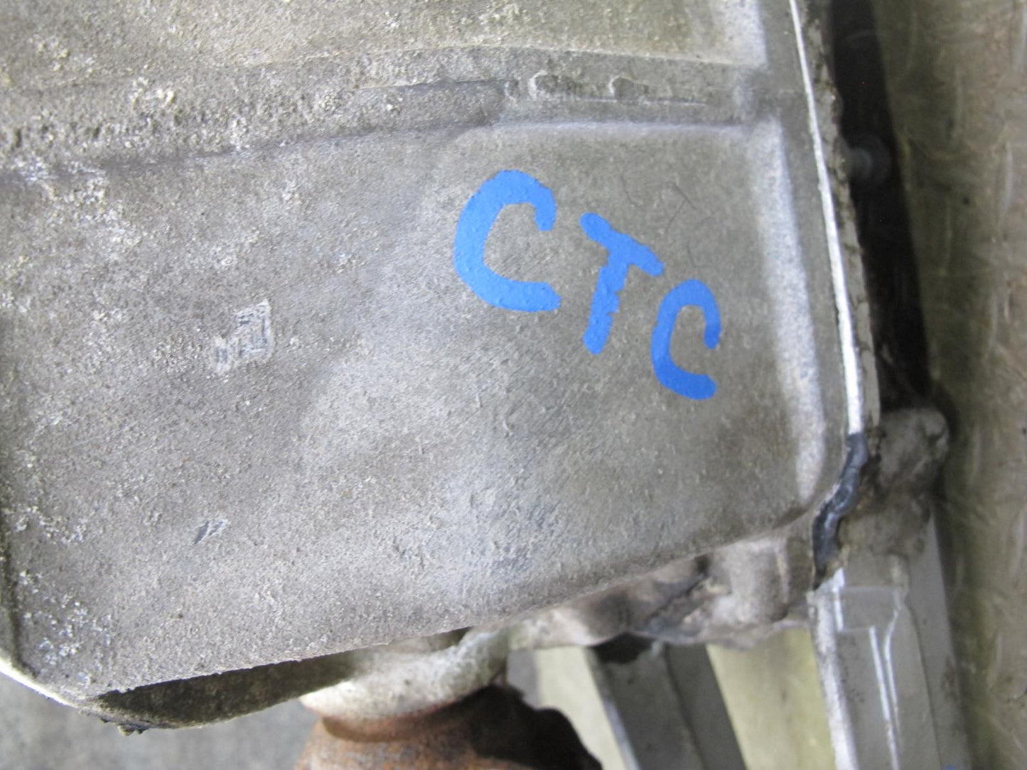 84-87 Chevrolet Corvette C4 M/T Rear Differential Carrier LSD 3.07 Ratio OEM