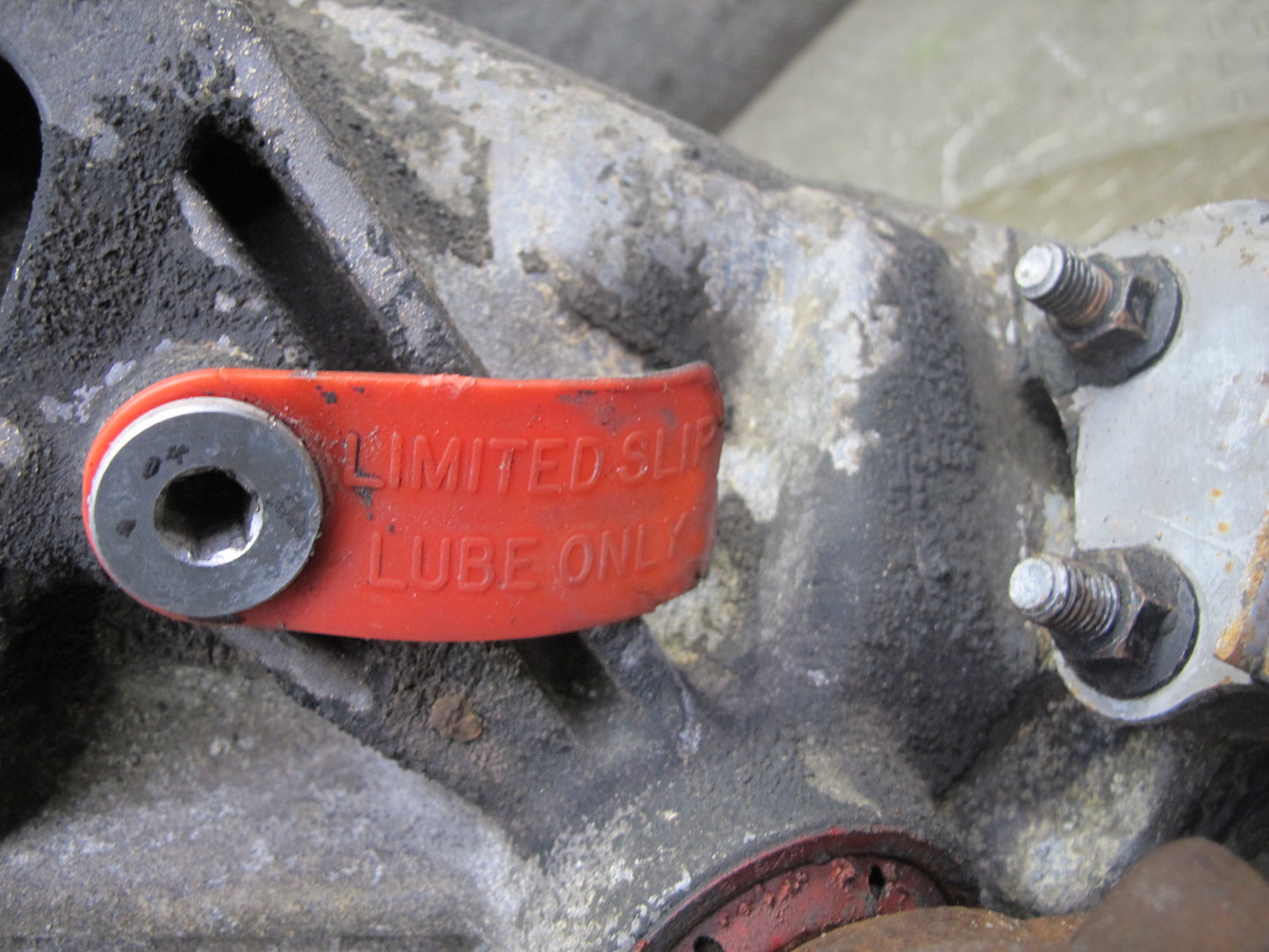 84-87 Chevrolet Corvette C4 M/T Rear Differential Carrier LSD 3.07 Ratio OEM