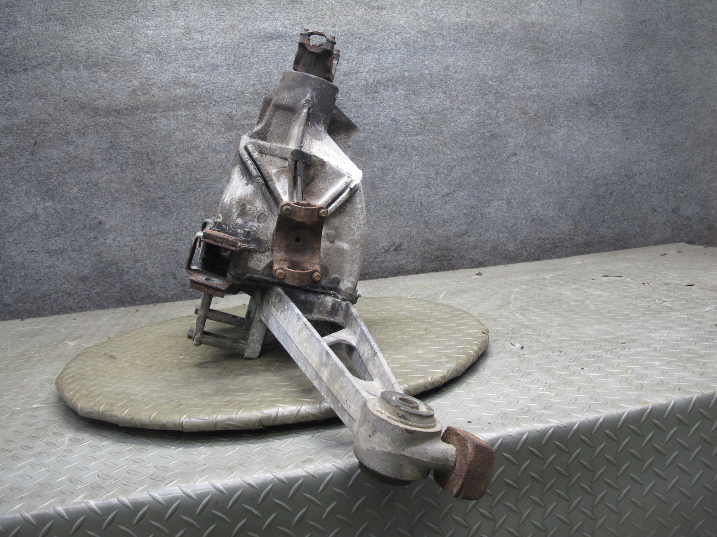 84-87 Chevrolet Corvette C4 M/T Rear Differential Carrier LSD 3.07 Ratio OEM