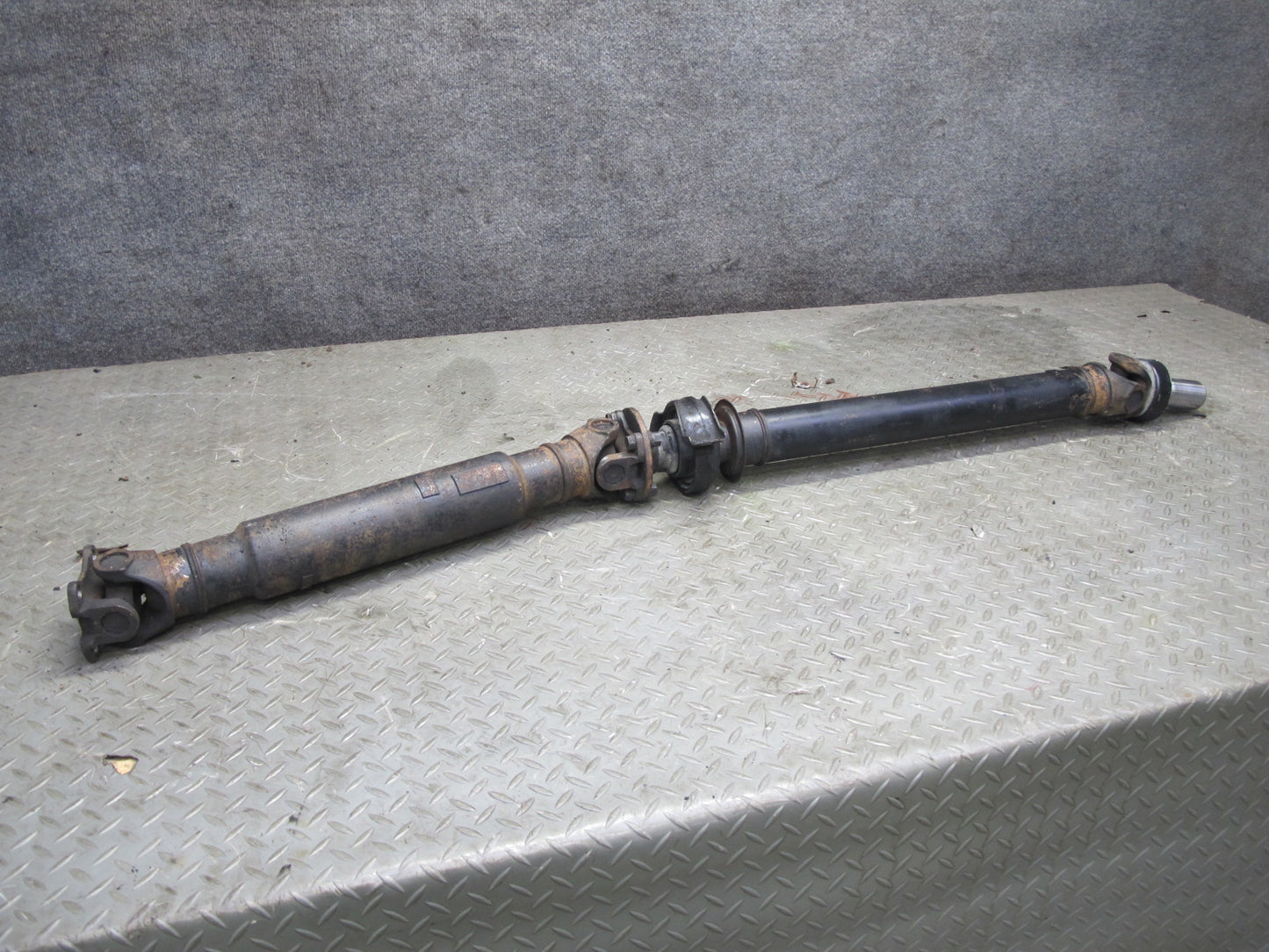 01-05 Lexus JCE10L IS300 Sedan A/T Rear Drive Shaft Driveshaft 79K Miles OEM
