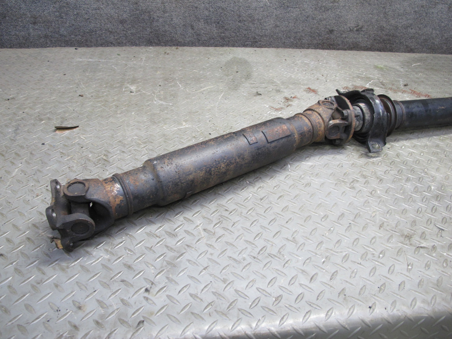 01-05 Lexus JCE10L IS300 Sedan A/T Rear Drive Shaft Driveshaft 79K Miles OEM